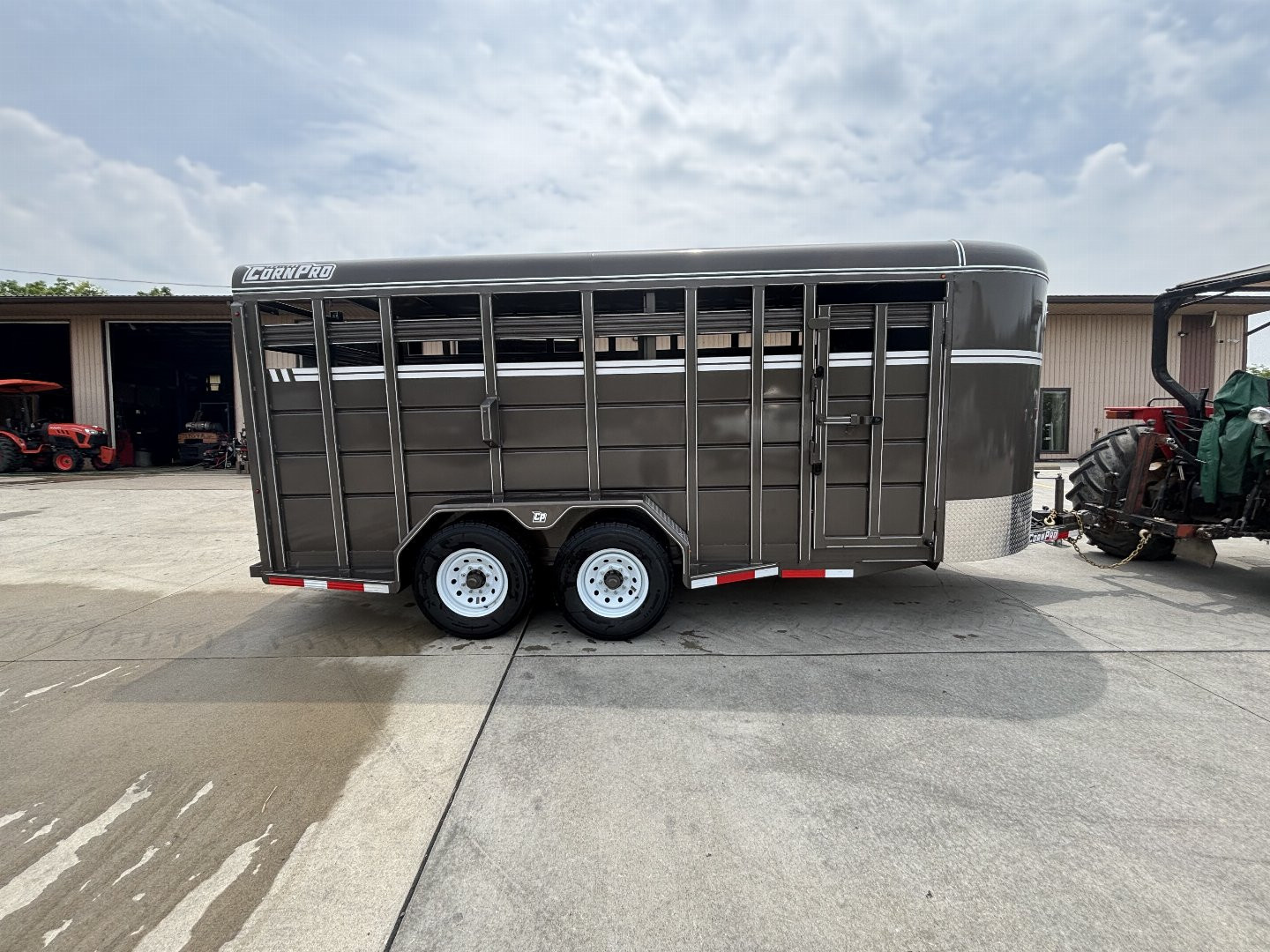 7×18 Horse Livestock Trailer photo 2