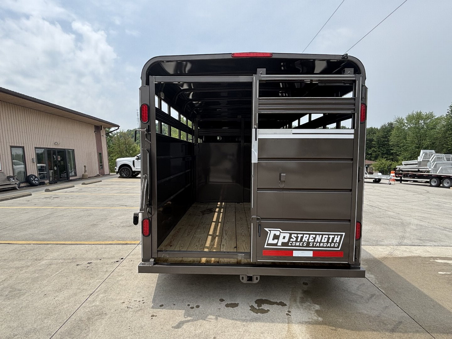 7×18 Horse Livestock Trailer photo 8