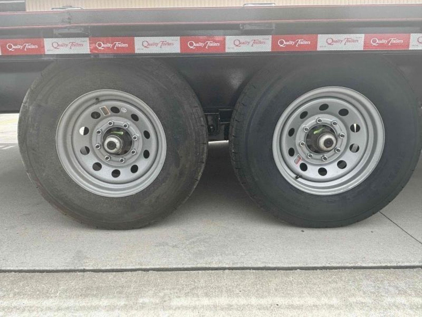 New 2025 Quality Trailers 28' Gooseneck (24'+4' Pop-Up Dove Tail) Pro Series - 17000# GVWR