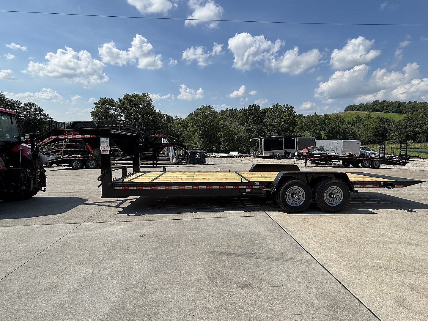 New 2026 Quality Trailers 24' Pro Series Gooseneck Tilt Equipment Hauler Trailer - 15000# GVWR