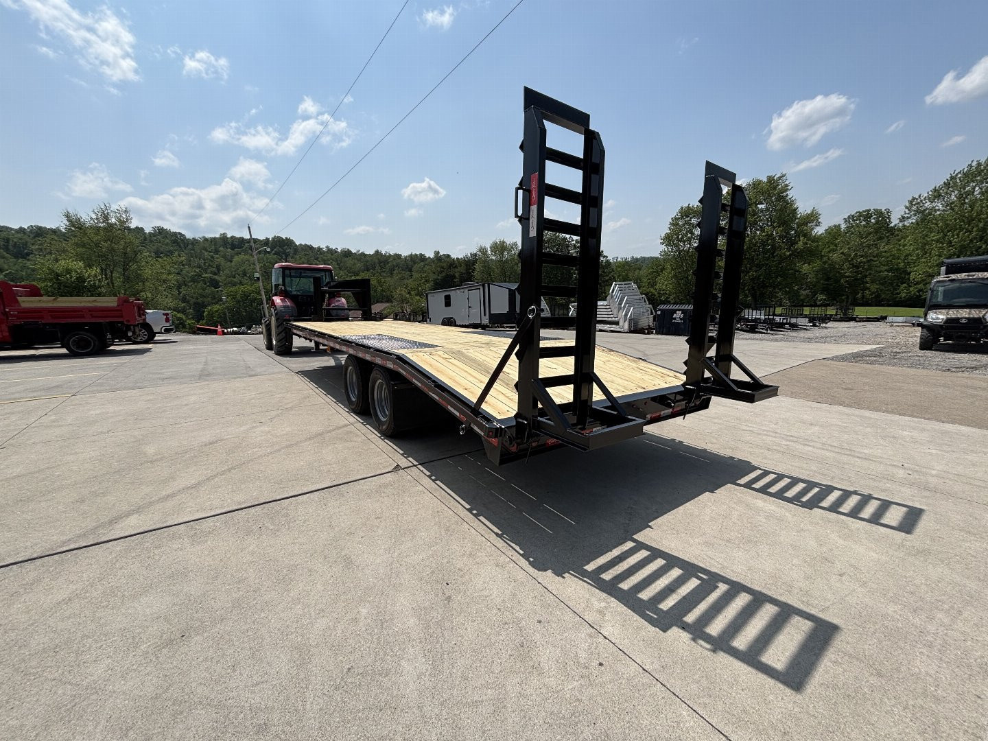 New 2026 Quality Trailers 25' Gooseneck (20' + 5' Dovetail) Pro Series Deckover Trailer - Tandem Dually - 25000# GVWR