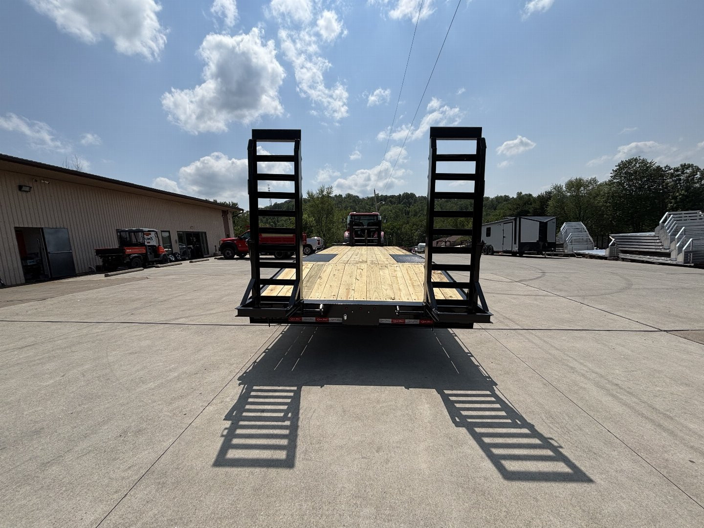 New 2026 Quality Trailers 25' Gooseneck (20' + 5' Dovetail) Pro Series Deckover Trailer - Tandem Dually - 25000# GVWR