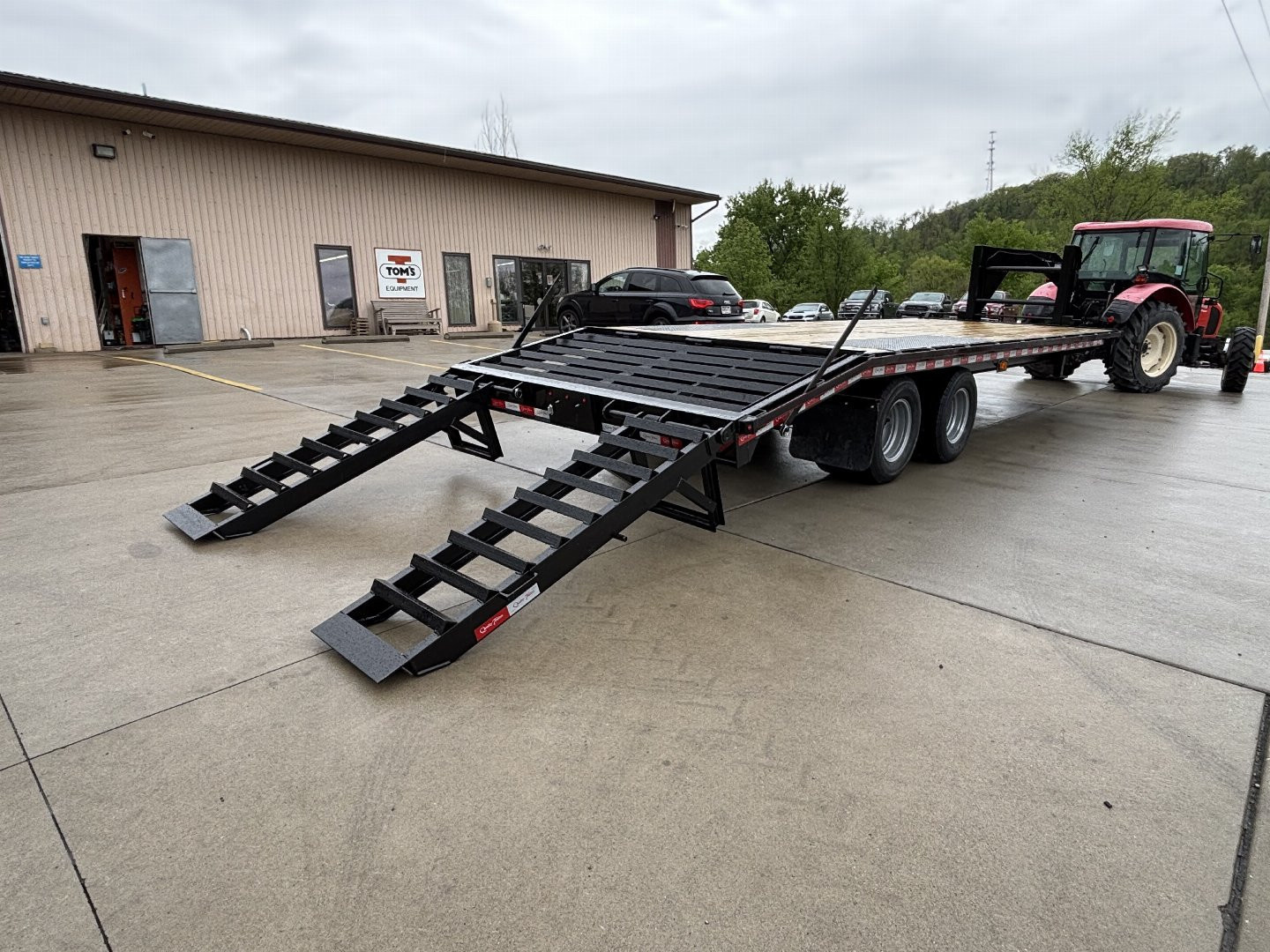New 2026 Quality Trailers 25' Gooseneck (20' + 5' Pop Up Dove Tail) Pro Series - Tandem Dually - 25000# GVWR