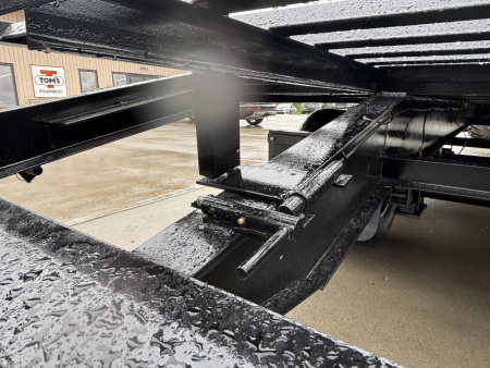 New 2026 Quality Trailers 25' Gooseneck (20' + 5' Pop Up Dove Tail) Pro Series - Tandem Dually - 25000# GVWR