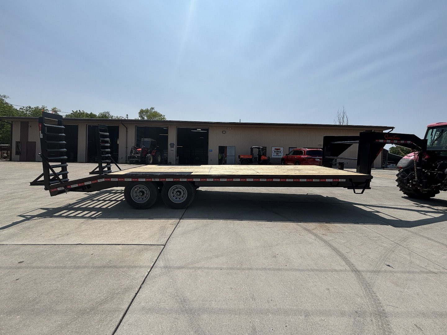 New 2026 Quality Trailers 24' Gooseneck (20' + 4' Pop Up Dovetail) Pro Series - 17000# GVWR