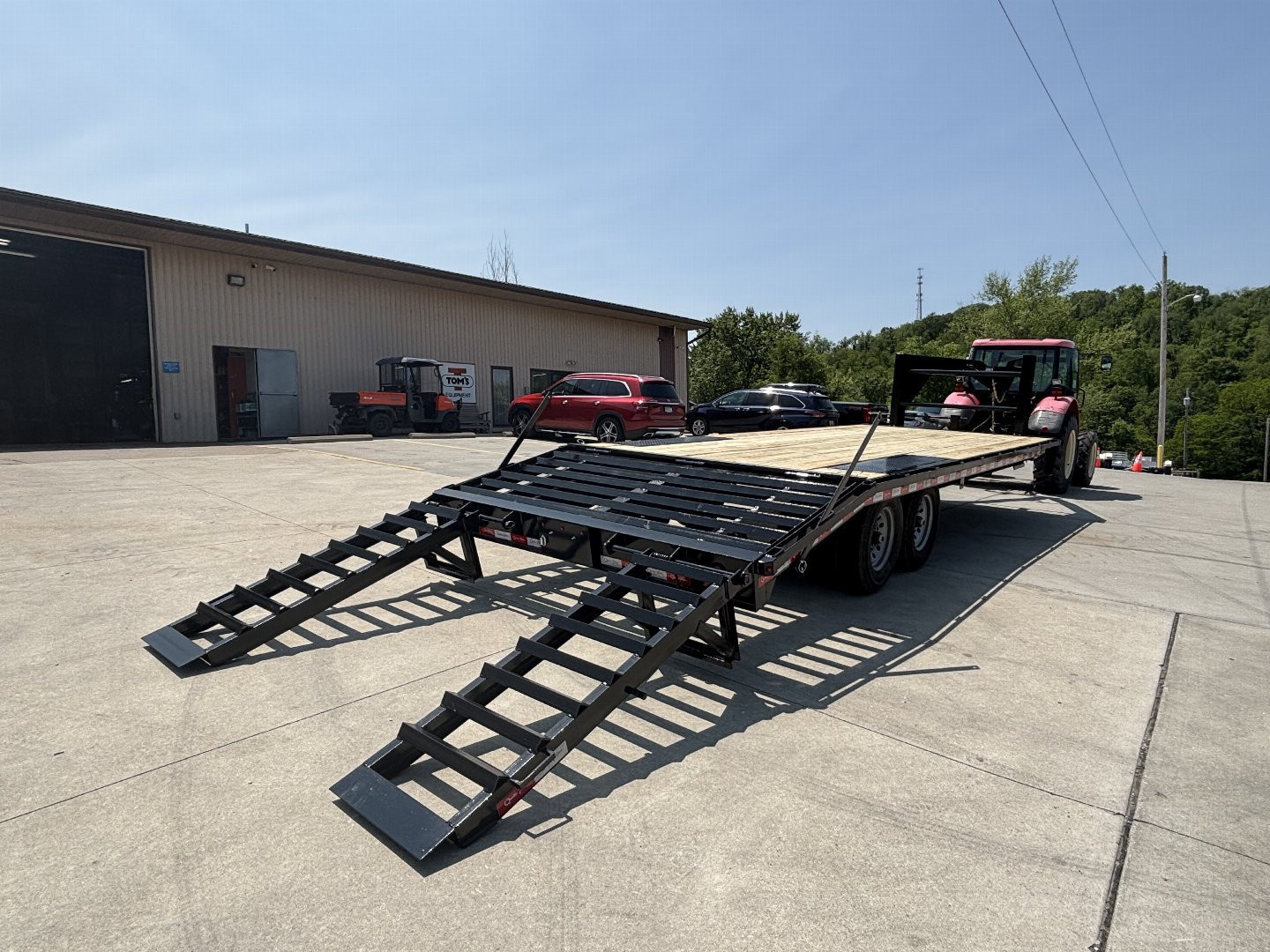 New 2026 Quality Trailers 24' Gooseneck (20' + 4' Pop Up Dovetail) Pro Series - 17000# GVWR