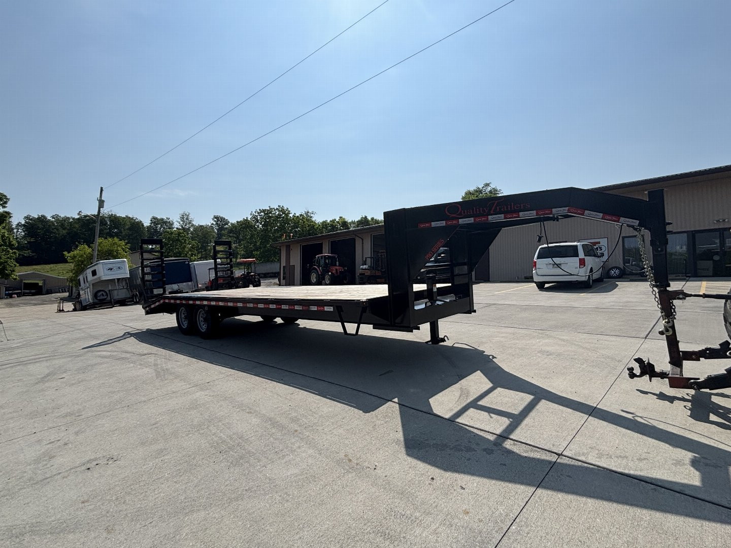 New 2026 Quality Trailers 24' Gooseneck (20' + 4' Dovetail) Pro Series - 17000# GVWR