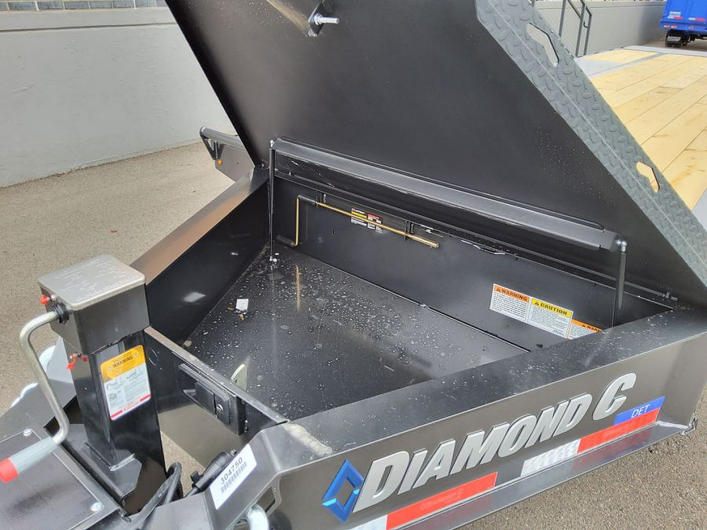 New (T1304750) 2026 Diamond C DET