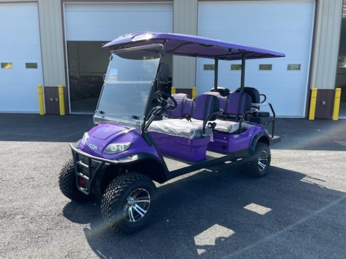 New 2023 Icon EV I60L Golf Cart