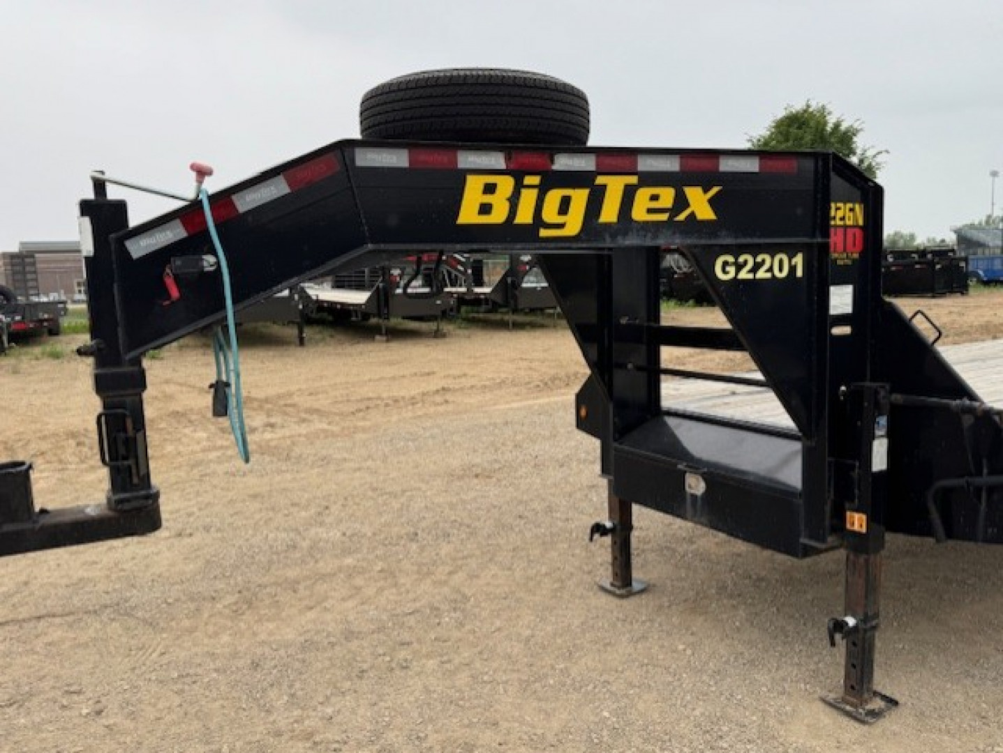 Used 2022 BIG TEX TRAILER CO 22GN-40BK8SIR Flatbed Trailer