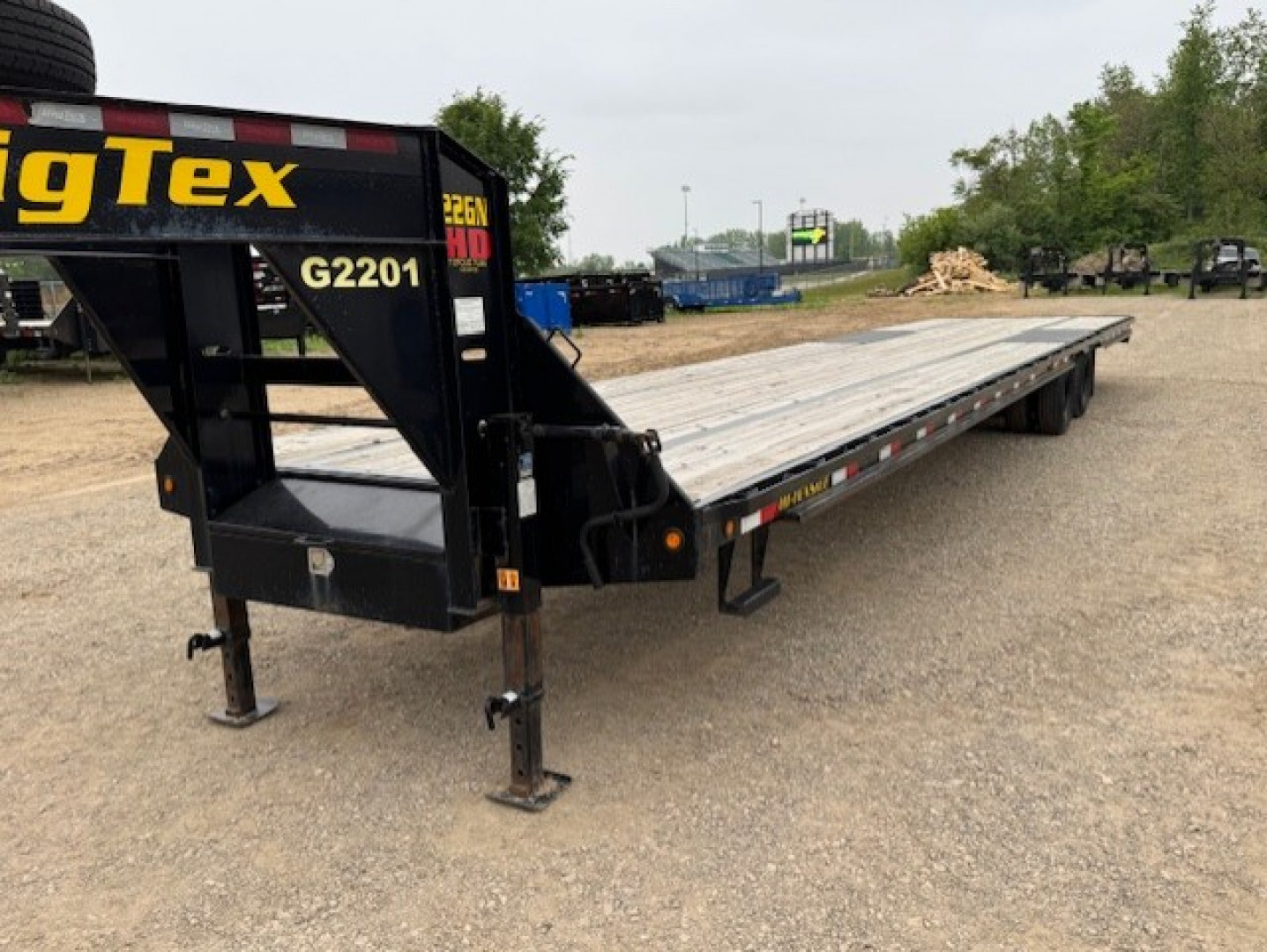Used 2022 BIG TEX TRAILER CO 22GN-40BK8SIR Flatbed Trailer
