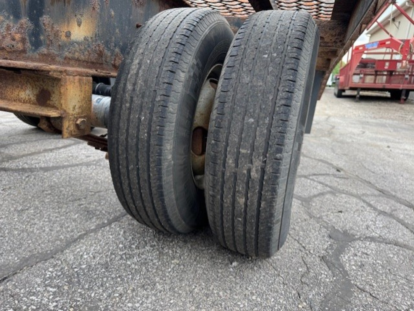 Used 2017 Kaufman Trailers FV-10K-53D Flatbed Trailer