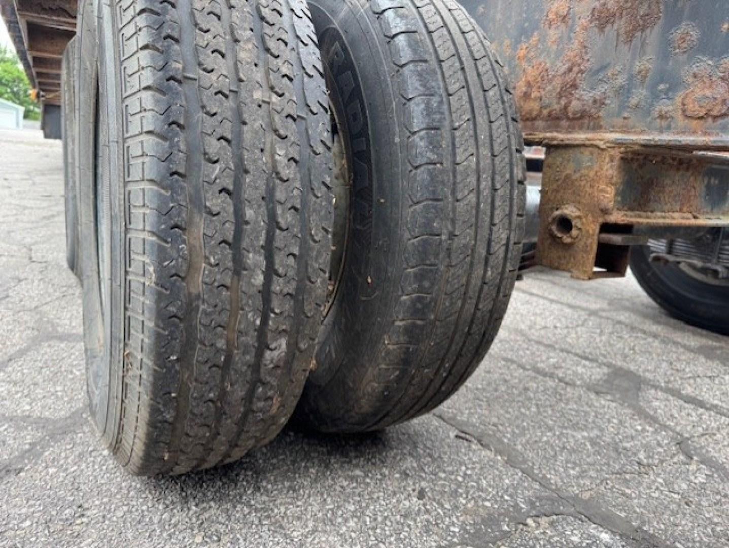 Used 2017 Kaufman Trailers FV-10K-53D Flatbed Trailer