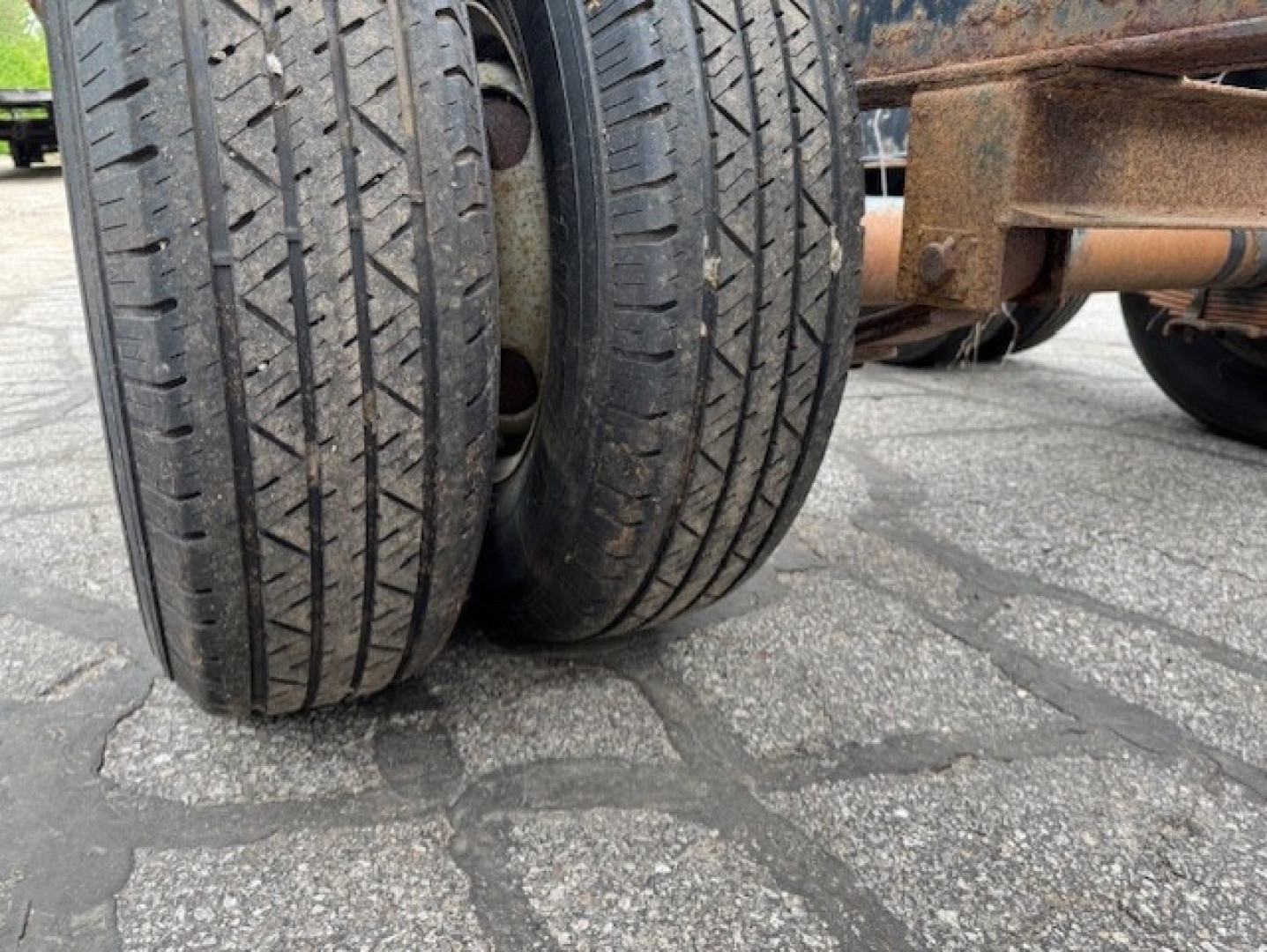 Used 2017 Kaufman Trailers FV-10K-53D Flatbed Trailer