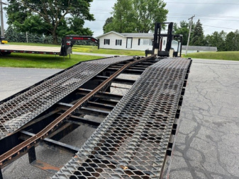 Used 2017 Kaufman Trailers FV-10K-53D Flatbed Trailer