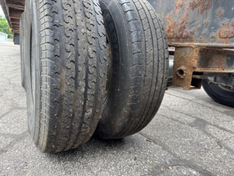 Used 2017 Kaufman Trailers FV-10K-53D Flatbed Trailer