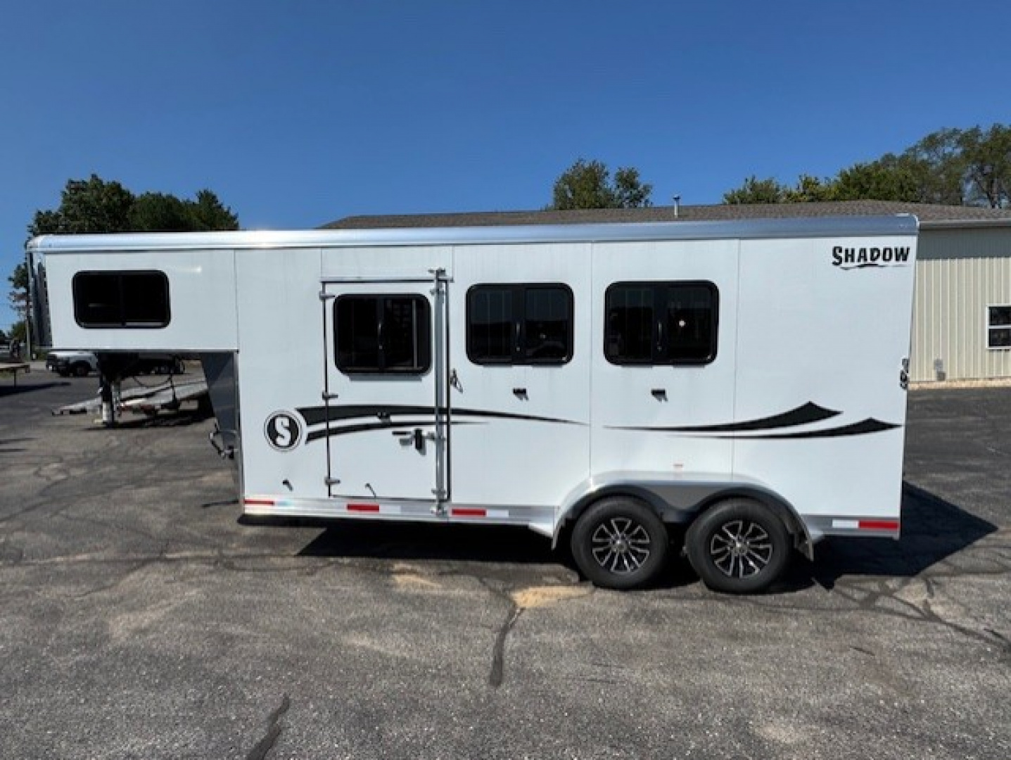 New 2026 Shadow 69170S-SM-3SL-GN-E Horse Trailer