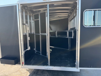 New 2026 Shadow 69170S-SM-3SL-GN-E Horse Trailer