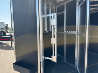 New 2026 Shadow 69170S-SM-3SL-GN-E Horse Trailer