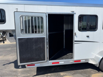 New 2026 Shadow 69170S-SM-3SL-GN-E Horse Trailer