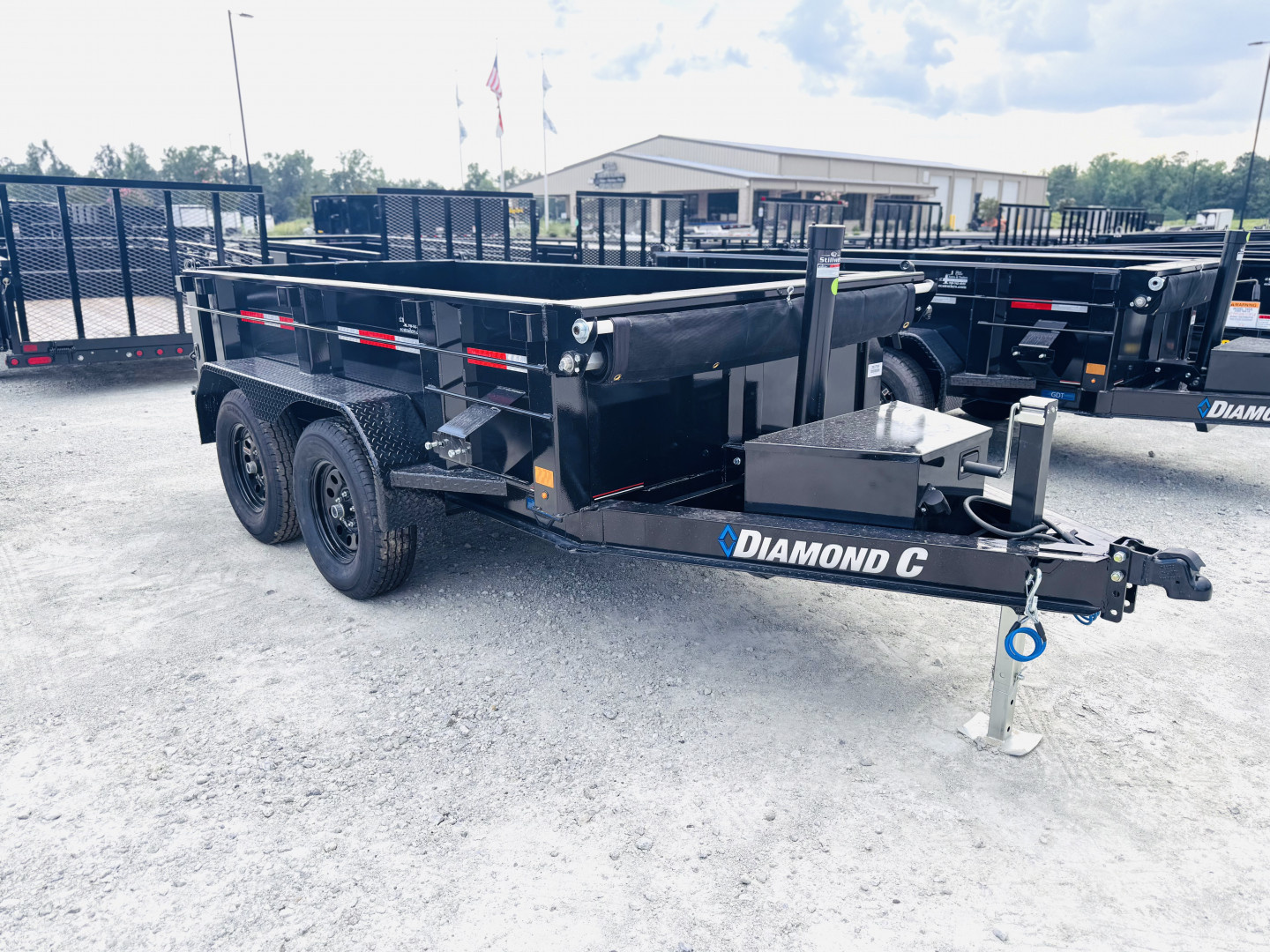 New 2026 Diamond C GDT235 5x10 Trunnion Hoist Dump Trailer