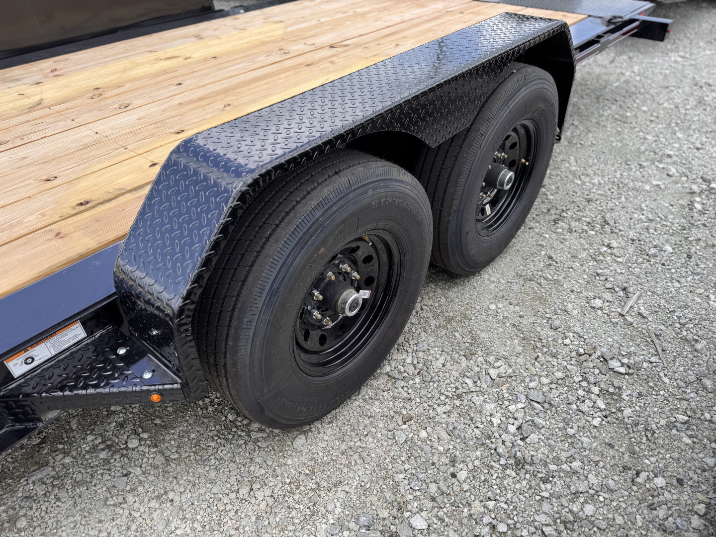 New 2025 Diamond C Trailers