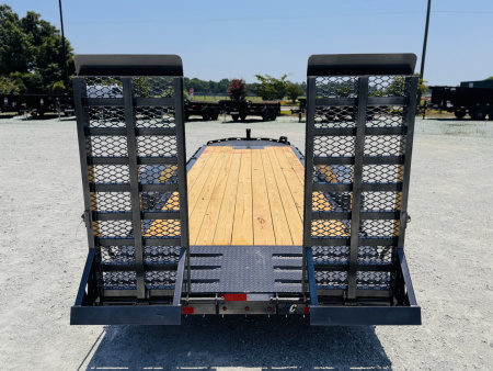 New 2025 Diamond C Trailers Equipment Trailer