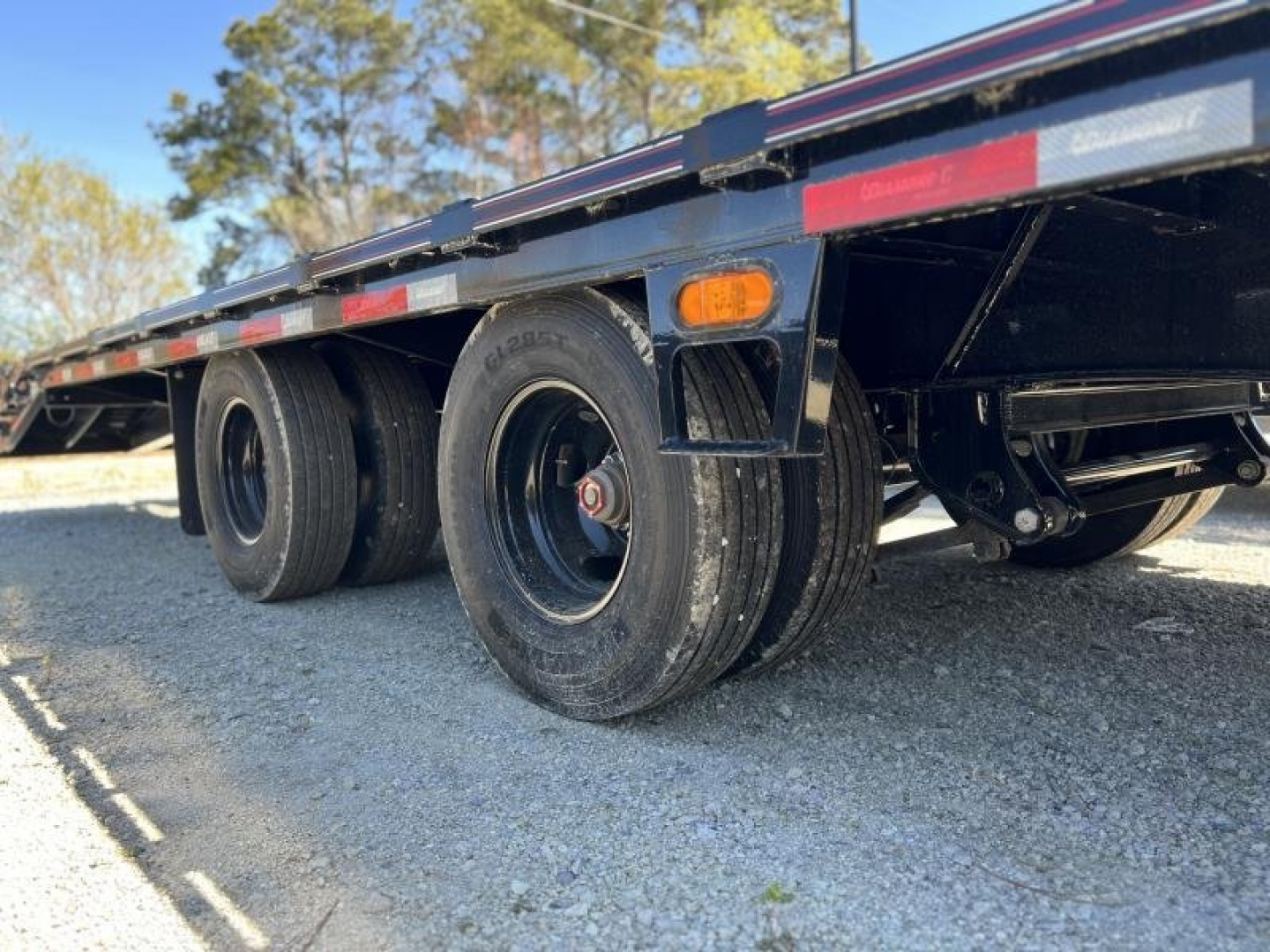 New *MEGA DEAL* 2022 Diamond C FMAX212 35+5 w/ Electric Over Hydraulic Brakes