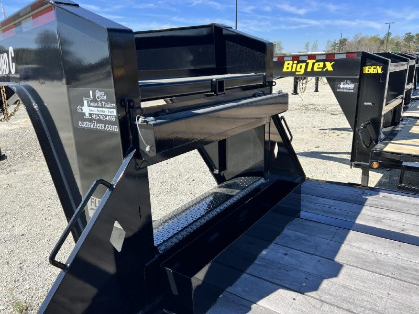 New *MEGA DEAL* 2022 Diamond C FMAX212 35+5 w/ Electric Over Hydraulic Brakes