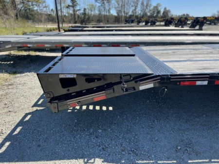 New *MEGA DEAL* 2022 Diamond C FMAX212 35+5 w/ Electric Over Hydraulic Brakes