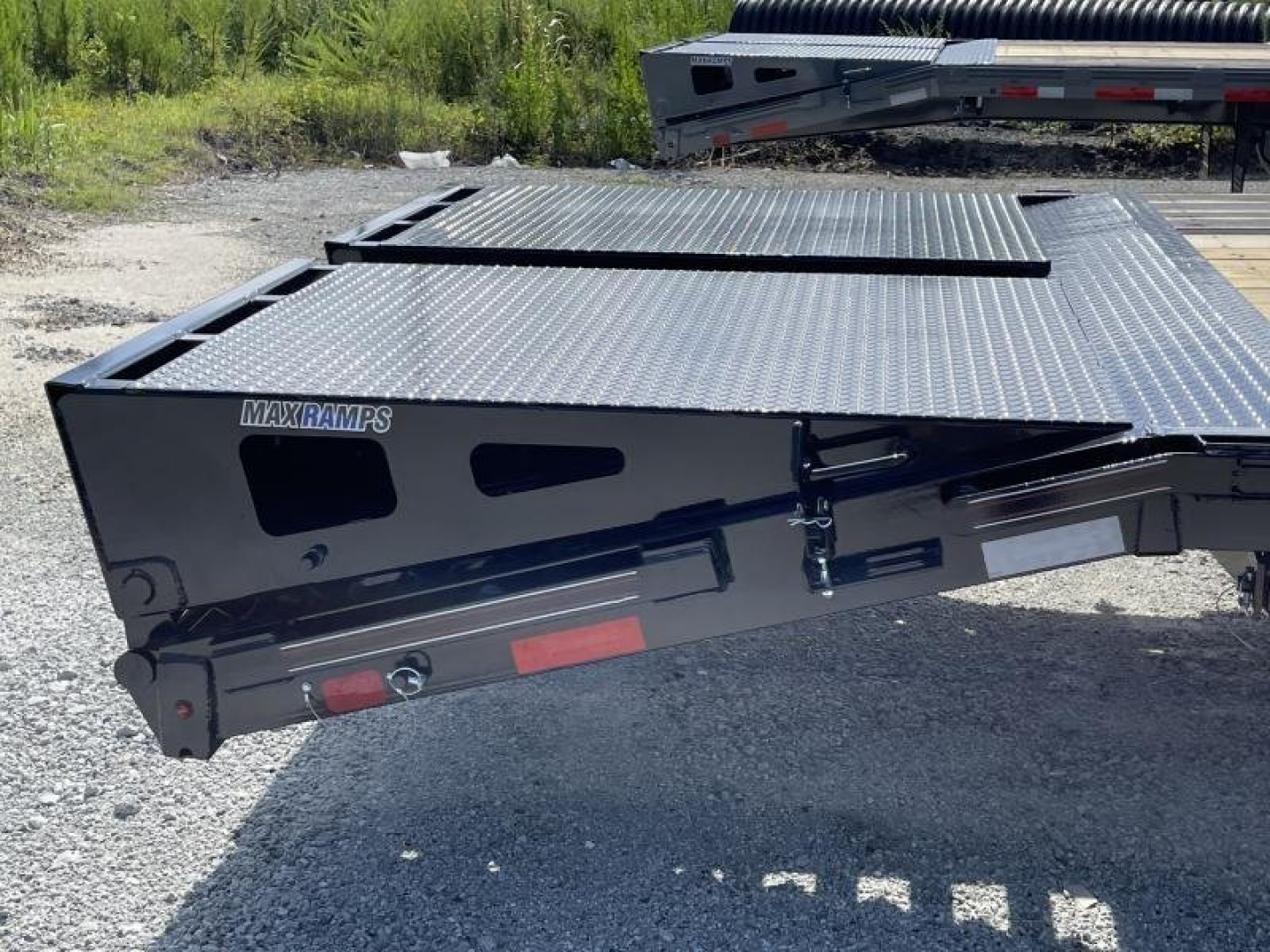 New MEGA DEAL! Diamond C FMAX Gooseneck Trailer with Electric over Hydraulic Brakes LOADED!!