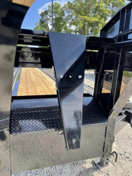 New MEGA DEAL! Diamond C FMAX Gooseneck Trailer with Electric over Hydraulic Brakes LOADED!!