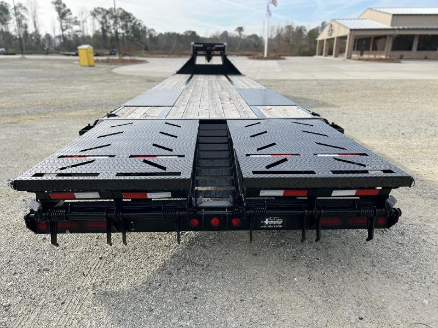 New BLOWOUT DEAL! Iron Bull Dual Tandem 40' Gooseneck Trailer!