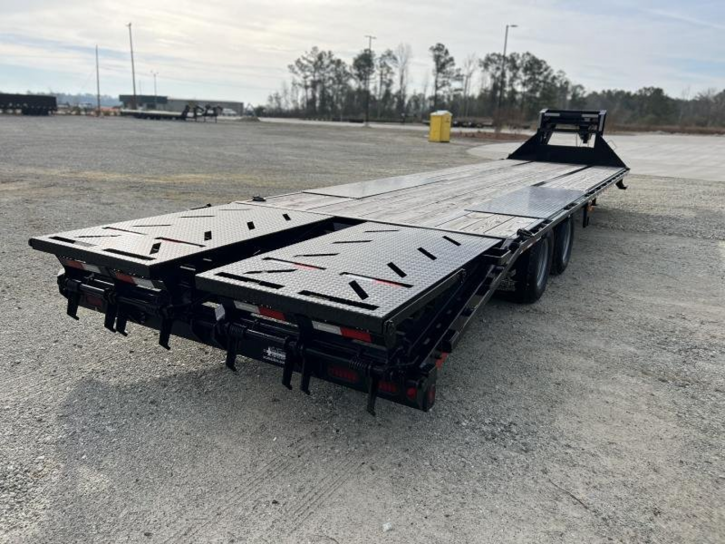 New BLOWOUT DEAL! Iron Bull Dual Tandem 40' Gooseneck Trailer!