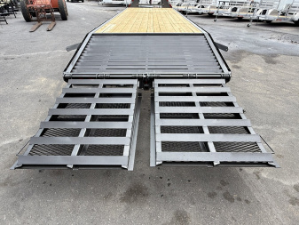 New 2025 Texas Bragg Trailers Gooseneck 25+5 with Mega Ramps