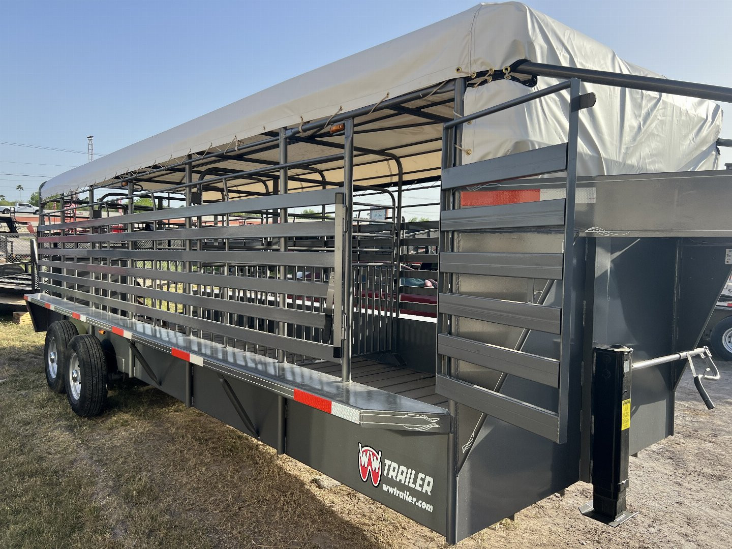 New 2025 W-W Trailer 24ft Stock Stock / Stock Combo Trailer
