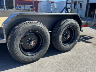 New 2025 Texas Bragg Trailers 20ft Equipment Hauler Flatbed Trailer