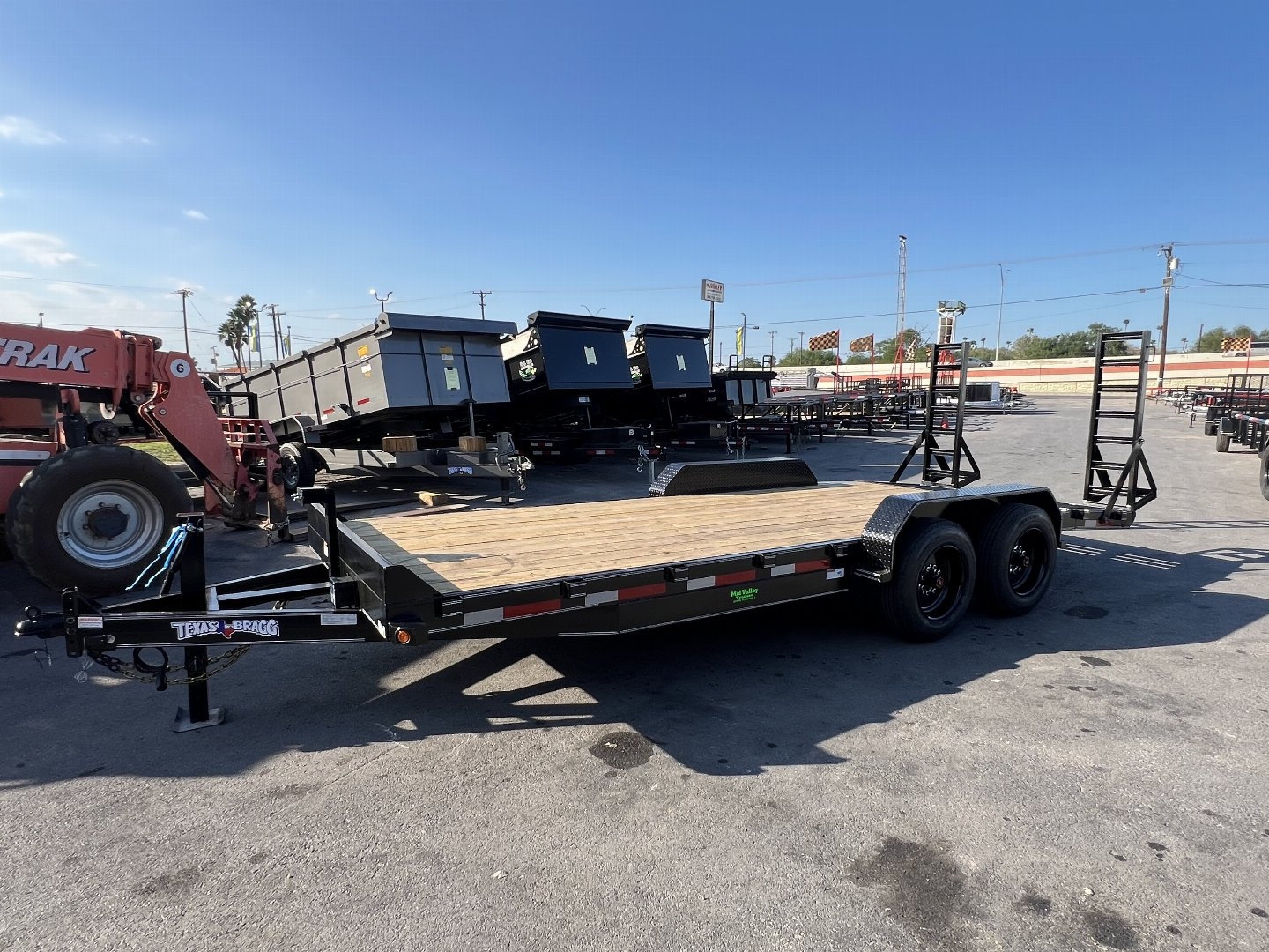 New 2025 Texas Bragg 20FT Trailers Equipment Trailer