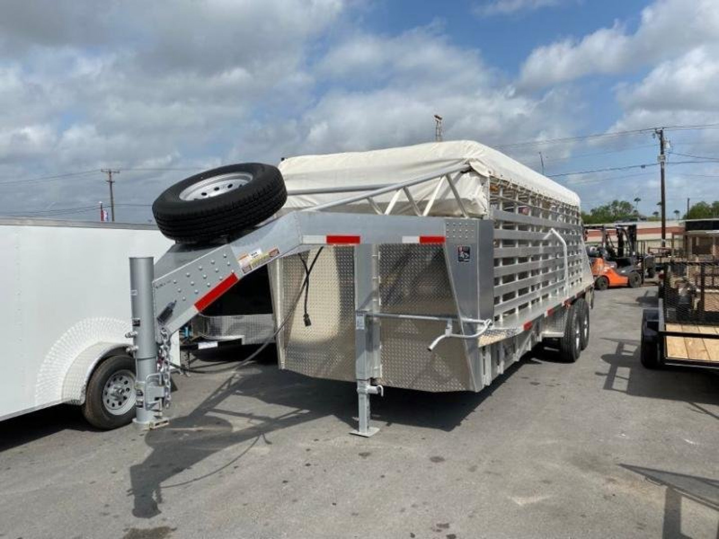 New 2024 W-W TRAILER 16FT Stock / Stock Combo Trailer