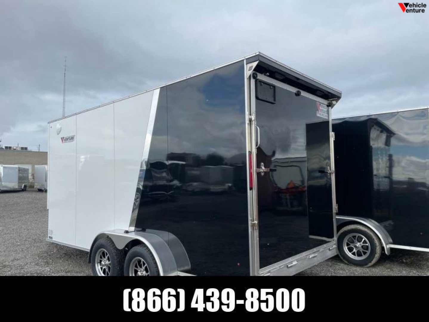 New 2024 7x21 (7x16 + 5' V-Nose) Aluminum Drive in Drive out Enclosed Trailer