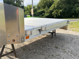 New 2025 Aluma EX 81x102 Long bed Flat bed