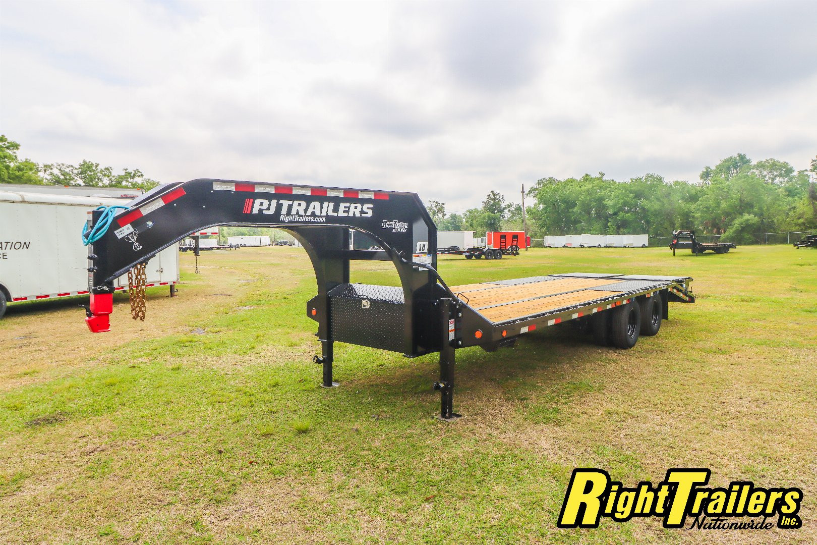New 20258.5X25 PJ Trailers GOOSENECK EQUIPMENT TRAILER