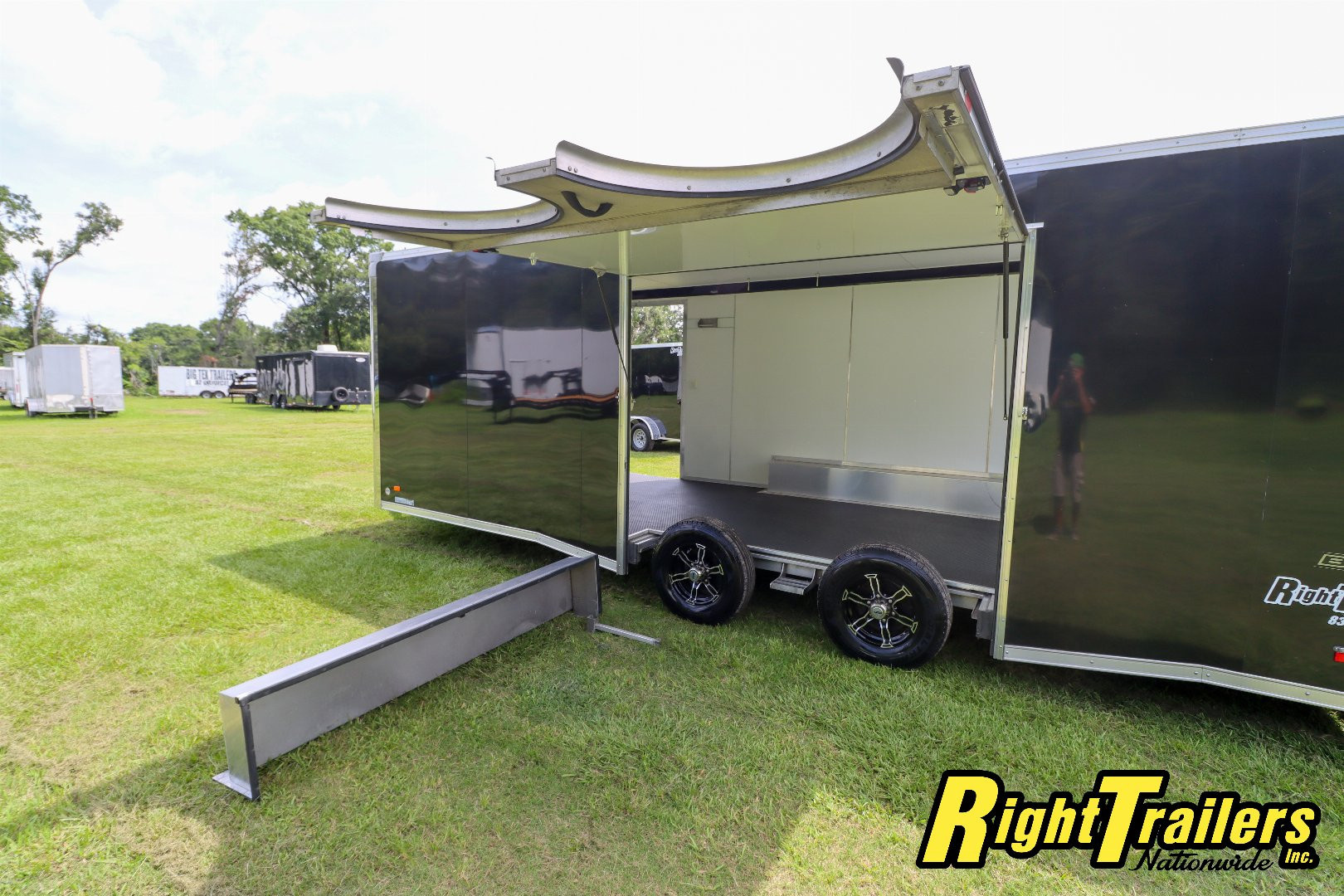 Used 2023 8.5X22 Bravo RACE TRAILER