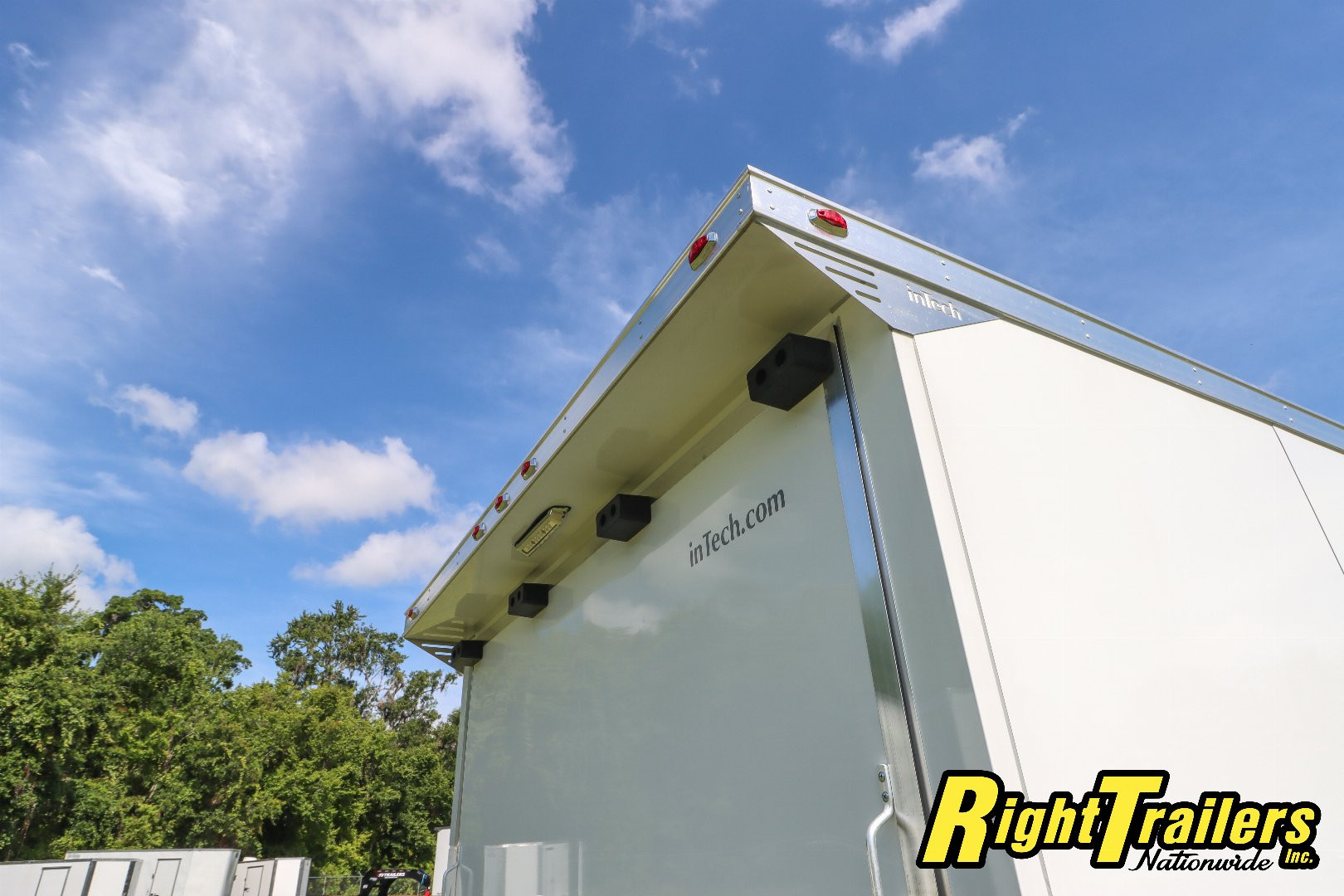 New 2025 inTech Trailers 8.5x28 Race Trailer