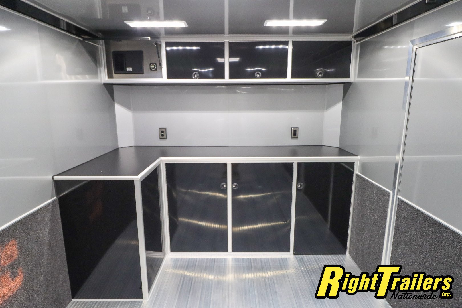 New 2025 inTech Trailers 8.5x28 Race Trailer