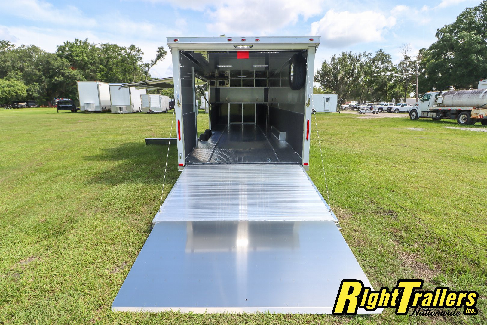 New 2025 inTech Trailers 8.5x28 Race Trailer