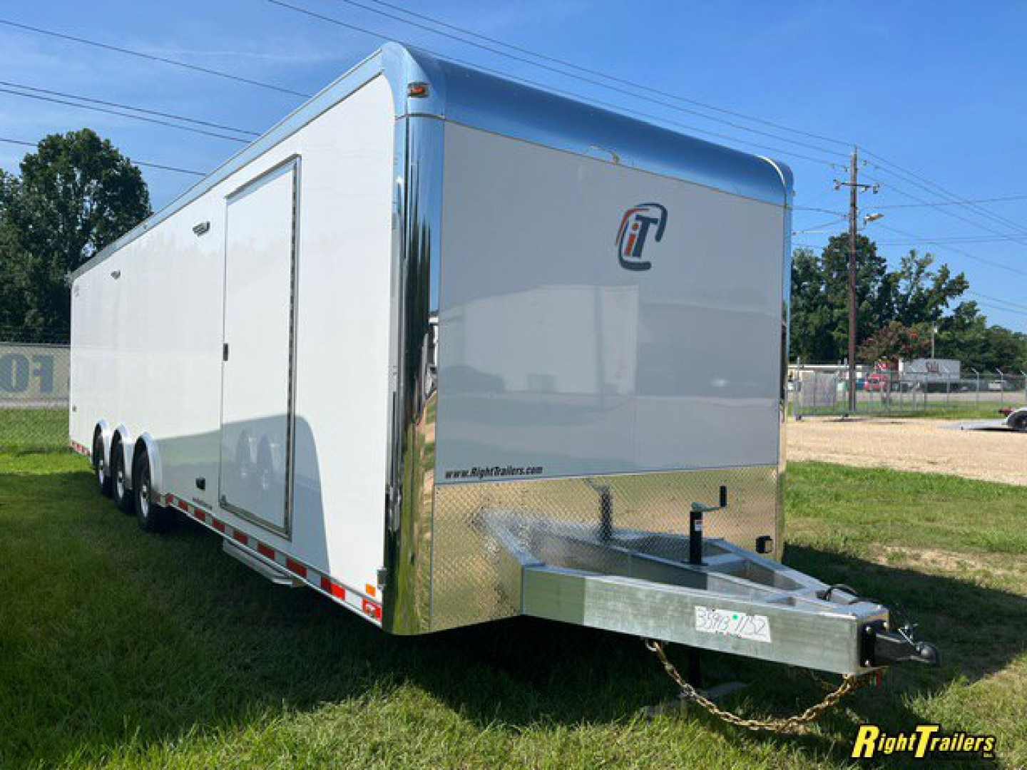 New 8.5x32 intech Race Trailer