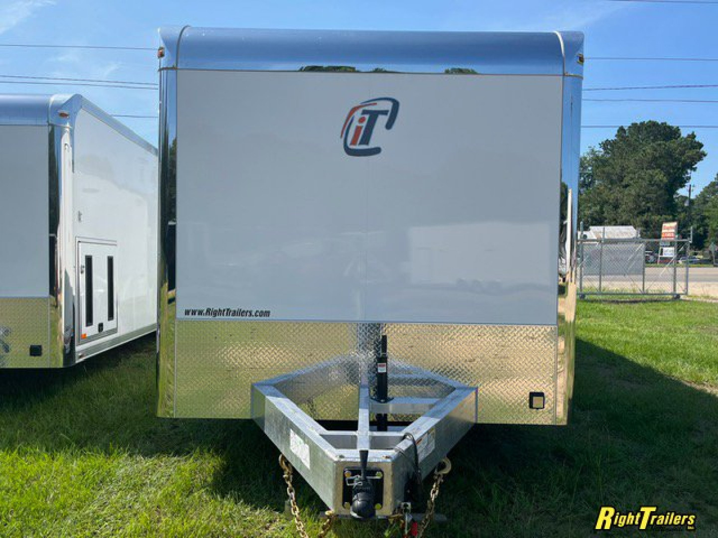 New 8.5x32 intech Race Trailer