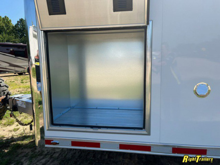 New 8.5x32 intech Race Trailer