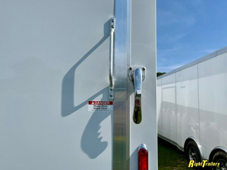 New 8.5x32 intech Race Trailer